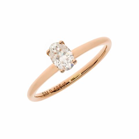 Zaručnički prsten sa sintetskim moissanitom