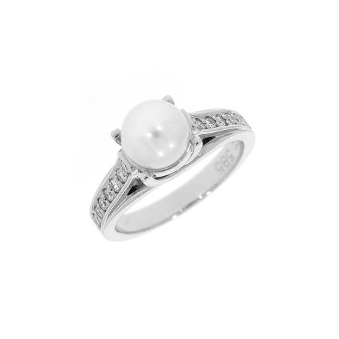 Prsten s biserom i dijamantima