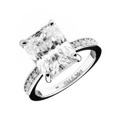 Zaručnički prsten sa sintetskim moissanitom